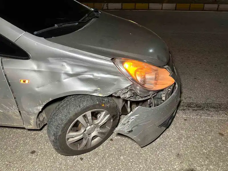Uşak’ta otomobil ile motosiklet çarpıştı: 2 yaralı