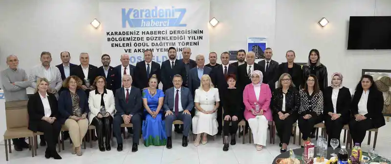 Karadeniz’de Yılın En’leri ödüllerini aldı
