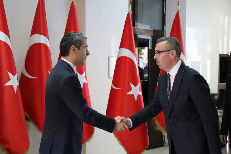 Uşak’ta Türkiye Cumhuriyetinin 102. yaşı coşkuyla kutlandı
