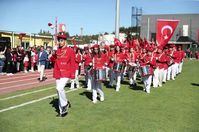 Aliağa Atatürk Stadyumu’nda Cumhuriyet coşkusu
