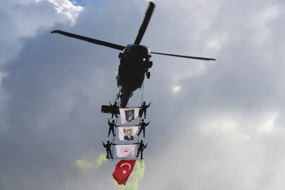 Kayseri’de ‘çelik kanatlı’ 29 Ekim coşkusu