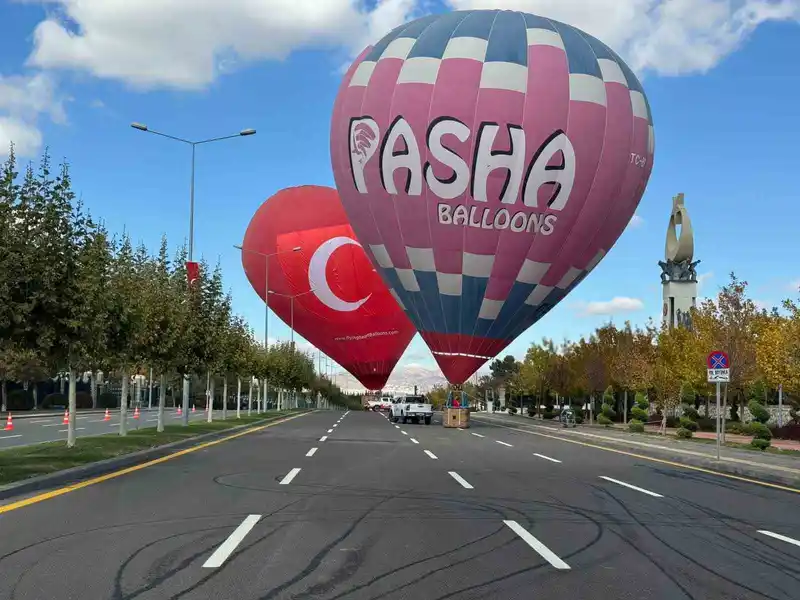 Kapadokya’da üretilen sıcak hava balonları Cumhurbaşkanlığı külliyesinde
