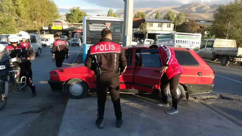 Polisin 