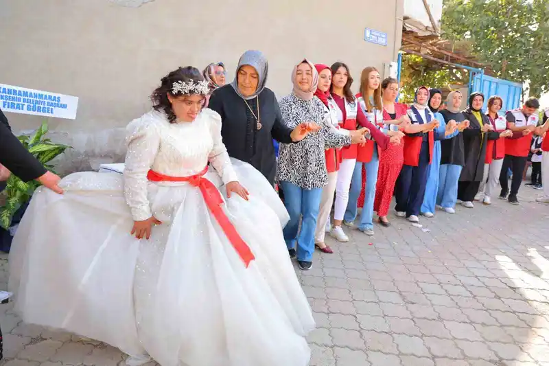 Down sendromlu Melek’in gelinlik hayali gerçek oldu
