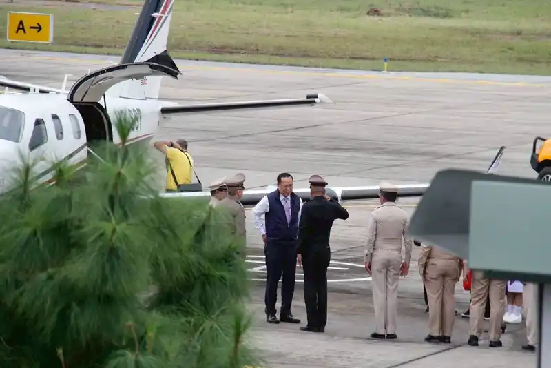 Tayland Başbakanı Anutin, özel uçağını kullanarak organ taşıdı
