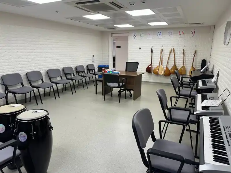 Engelli bireyler Kağıthane’de hem üretiyor hem sosyalleşiyor
