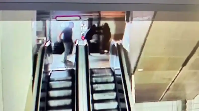 Taksim’de kan donduran cinayet: Para vermeyince bıçaklandı
