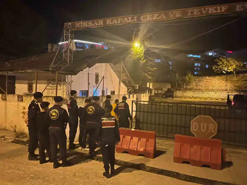 Tokat’ta jandarmadan hırsızlara suçüstü
