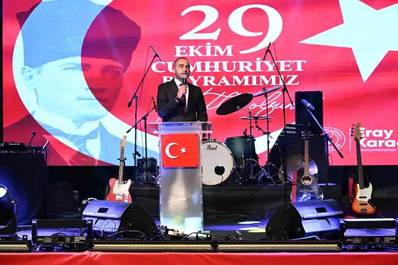 Gaziosmanpaşa’da Cumhuriyet Bayramı, fener alayı ve konserlerle kutlandı
