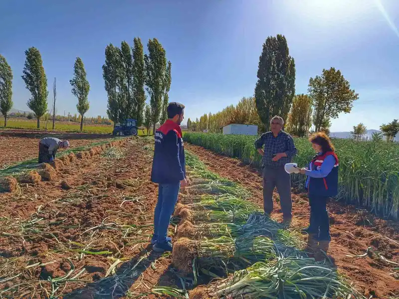 Çiftçilerle ürün verimliliği görüşüldü
