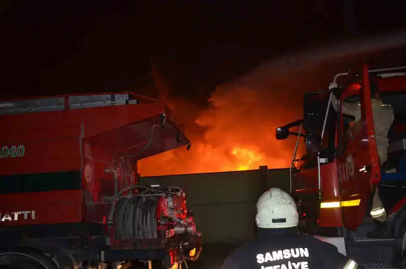 Samsun Bafra OSB’de geri dönüşüm tesisinde yangın