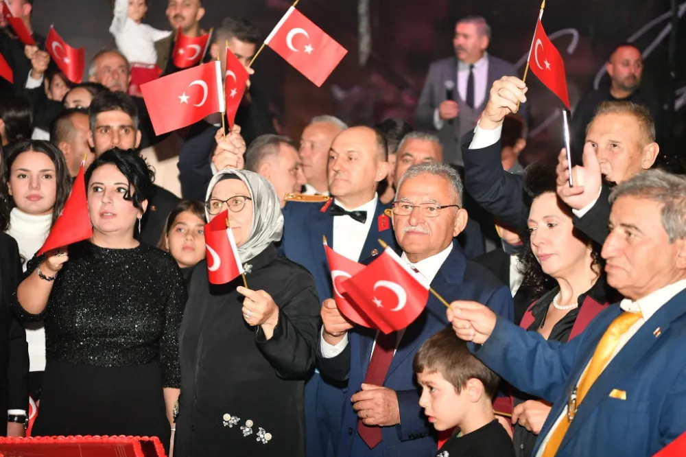 Başkan Büyükkılıç, Cumhuriyetin 102. yıl resepsiyonuna katıldı