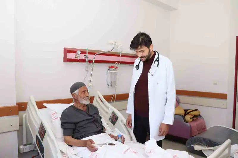 Erzurum’da doktordan hayat kurtaran kritik müdahale
