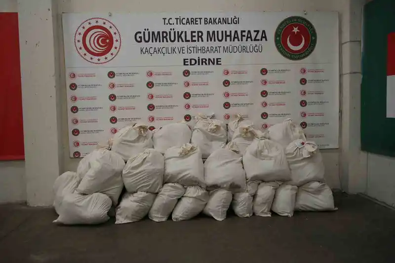 319 milyon TL değerindeki 525 kilo uyuşturucu Kapıkule’de sergilendi
