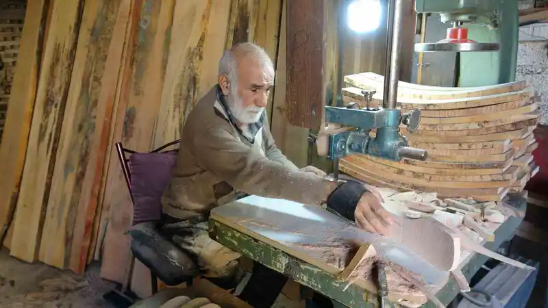 Baba mesleğini 62 yıldır sürdürüyor
