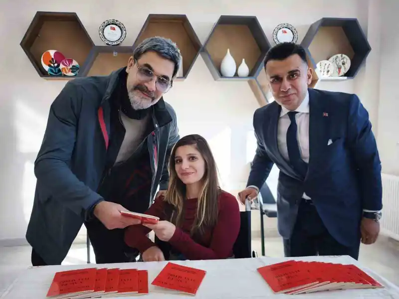 Uğur Işılak’tan engelsiz yaşam merkezine anlamlı atölye ziyareti
