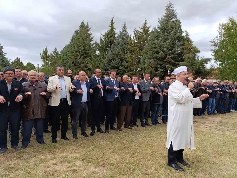 Kütahya’da duanın ardından yağan yağmur, katılımcılarda büyük sevinç oluşturdu
