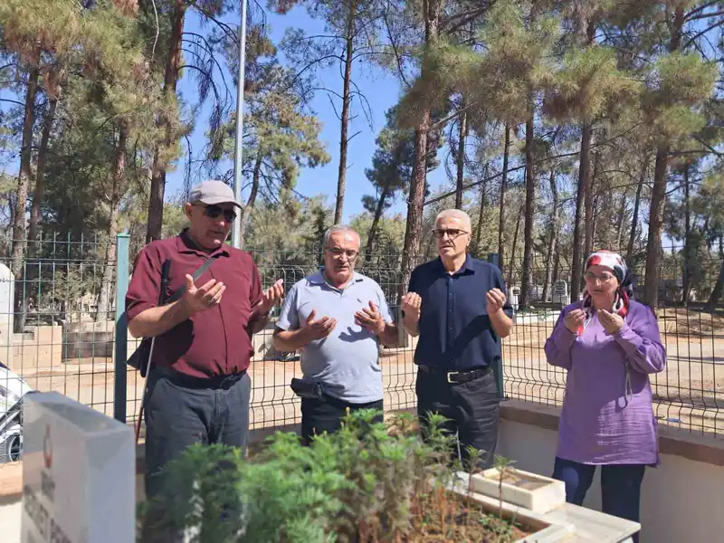 Şehit babasının mezarını 58 yıl sonra buldu, 2 yıl sonra yeniden ziyaret etti
