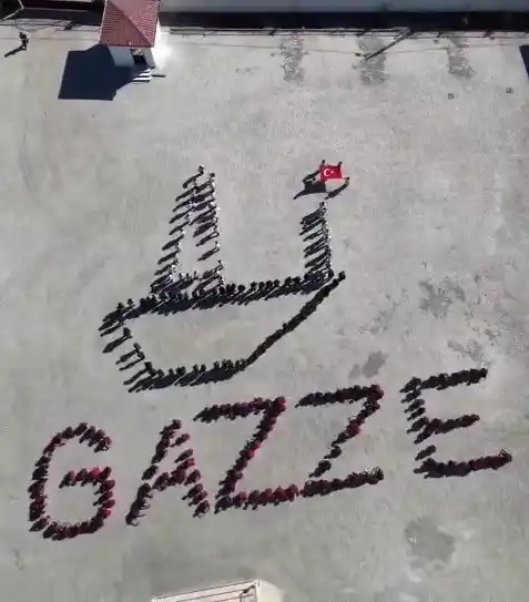 Öğrencilerden Gazze’ye destek mesajı
