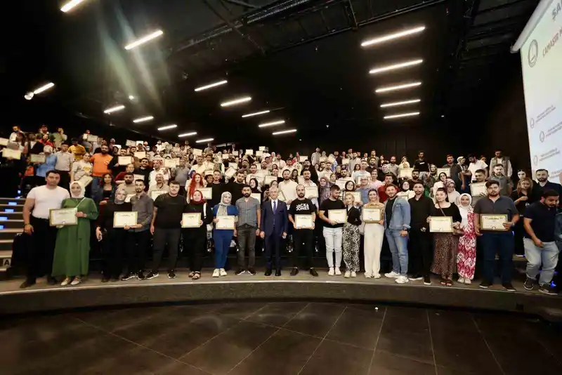 Şahinbey Belediyesi Evlilik Okulu’nda 366 çift daha sertifika aldı
