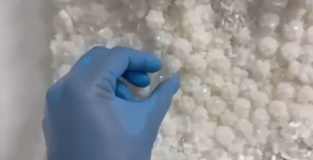 Gelinliğin üzerine 