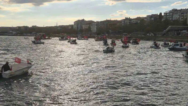 Tekirdağ’da onlarca tekne Sumud Filosu’na destek için denize açıldı
