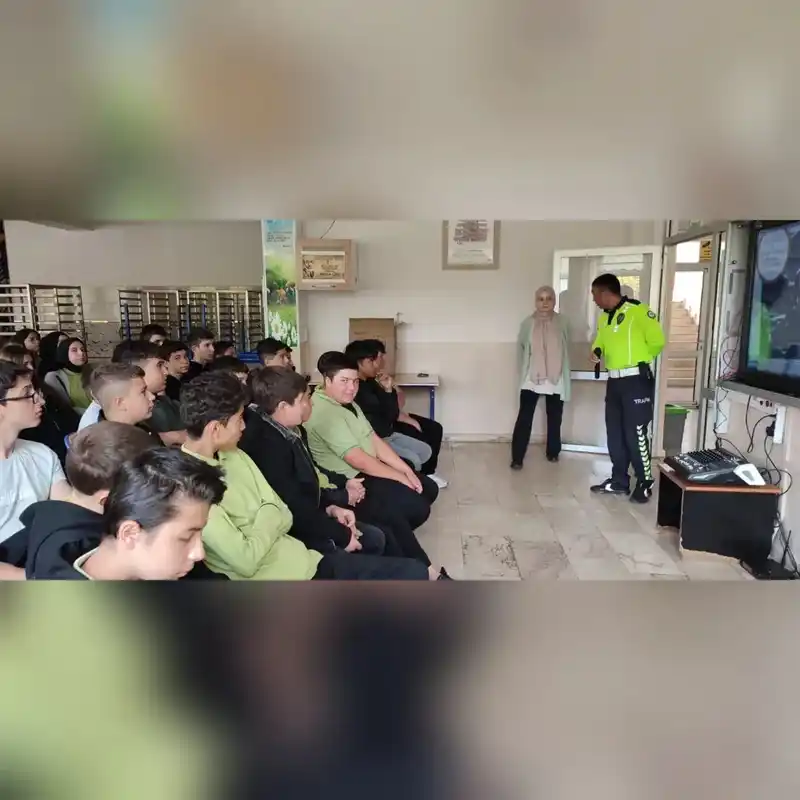 Öğrencilere trafik güvenliği eğitimi verildi
