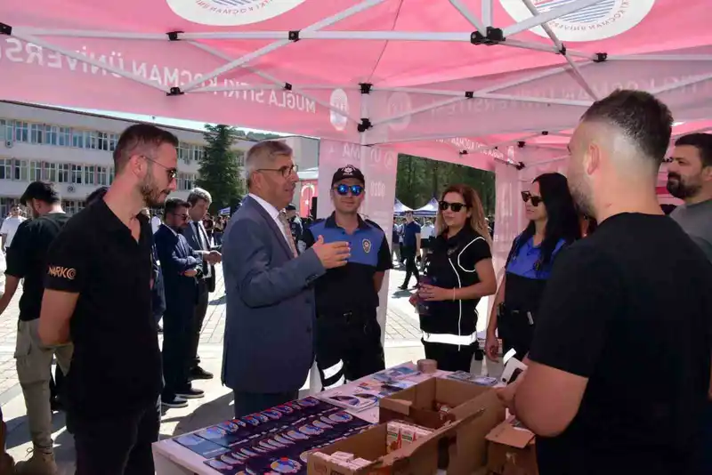 Üniversite öğrencilerine uyuşturucu ile mücadele bilgilendirmesi
