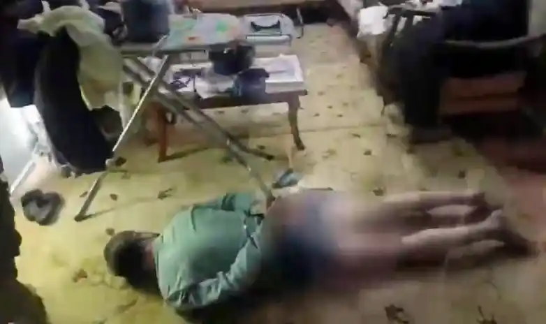 Sokak ortasındaki infazın şüphelilerin yakalanma anı kameraya yansıdı
