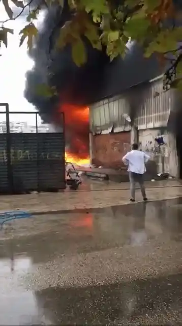 Geri dönüşüm atölyesi ateş topuna döndü
