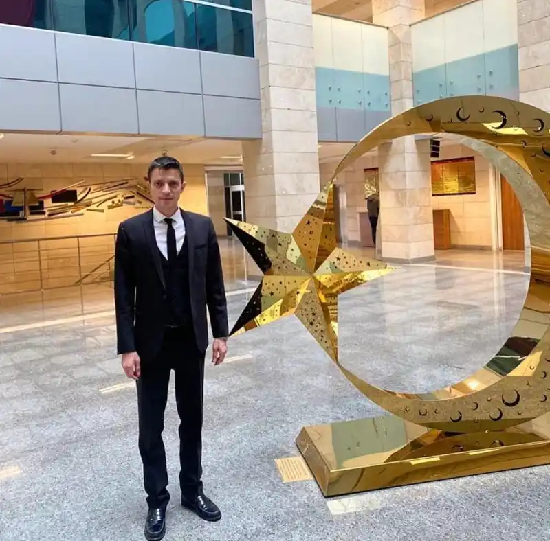 Balkonda düşen genç avukat kurtarılmadı
