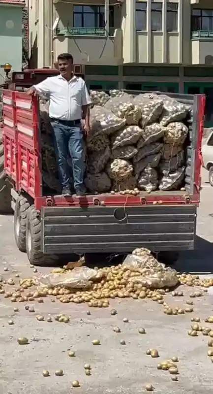 Patates şovu pahalıya patlayan başkana kesilmesi beklenen ceza komisyon toplanamadığı için kesilemiyor
