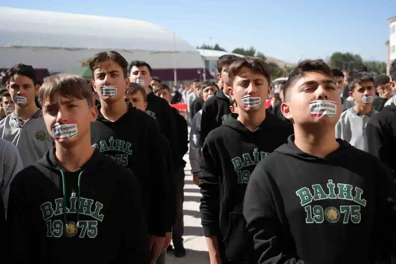 Bayburt’ta öğrencilerden Filistin ve Gazze için sessiz eylem
