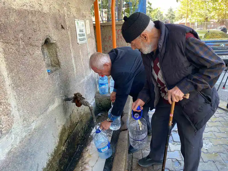 Ankara’da su kuyrukları uzadıkça tepkiler artıyor
