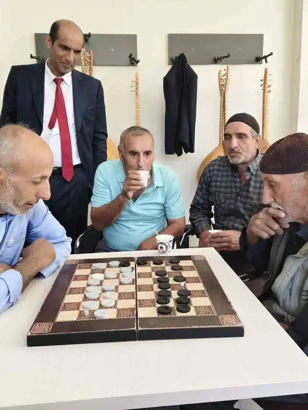 Arıcak’ta  dama turnuvası başladı
