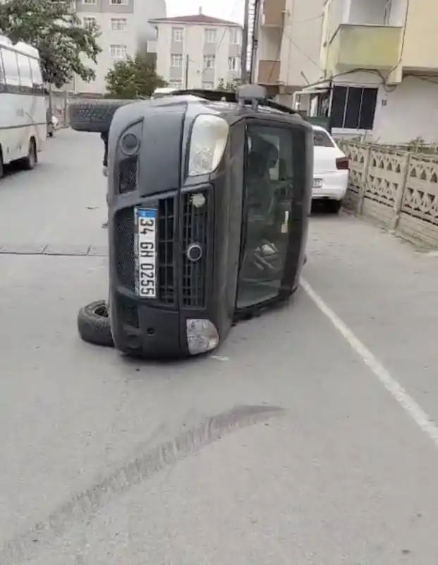 Trafik kazasında otomobil devrildi: 1 kişi yaralandı

