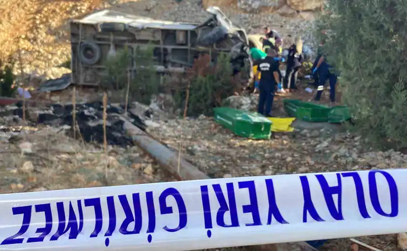 İşçilerin hayatını kaybettiği minibüsün şoförü ehliyetsiz çıktı: 4 ölü, 14 yaralı
