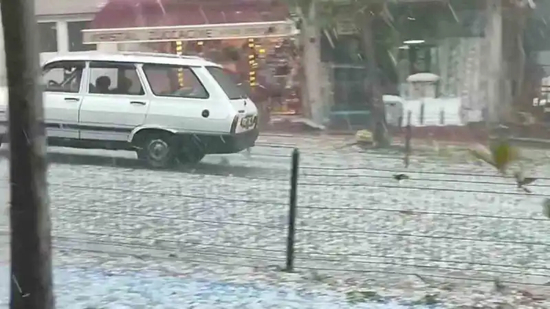 Çaycuma’da ceviz büyüklüğünde dolu yağışı hayatı olumsuz etkiledi
