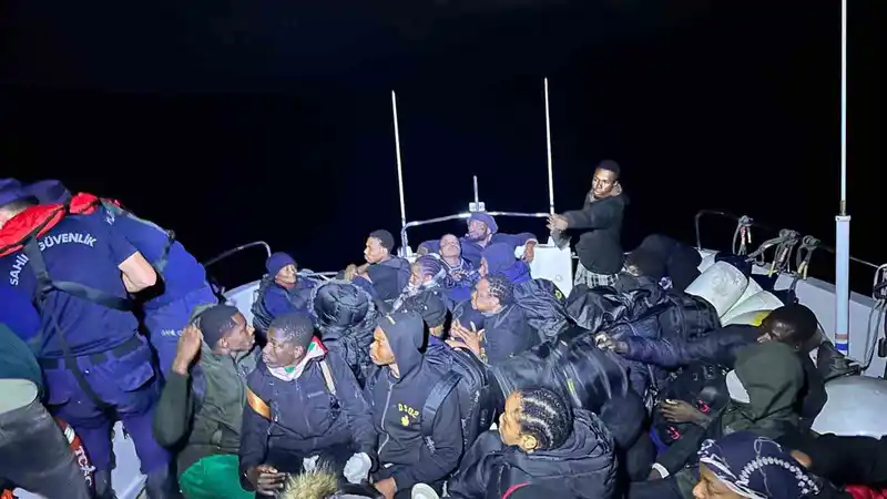 Fethiye açıklarında 46 düzensiz göçmen yakalandı
