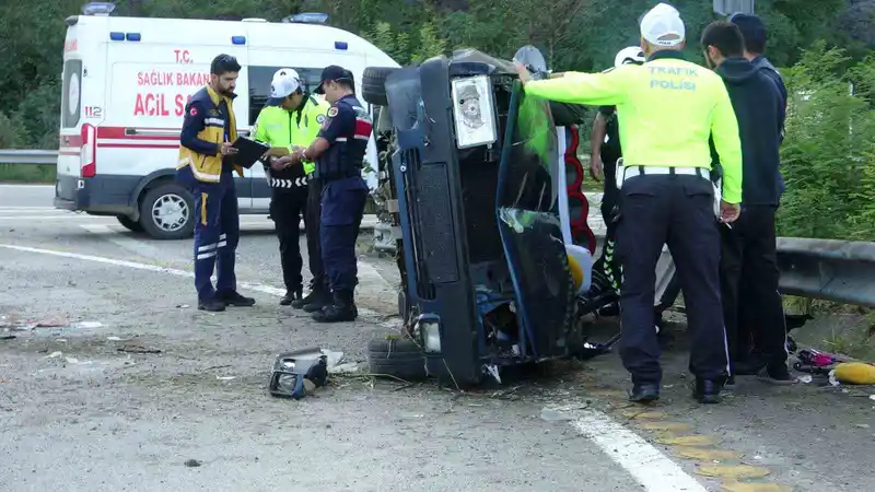 Giresun’da otomobil takla attı: 2 yaralı
