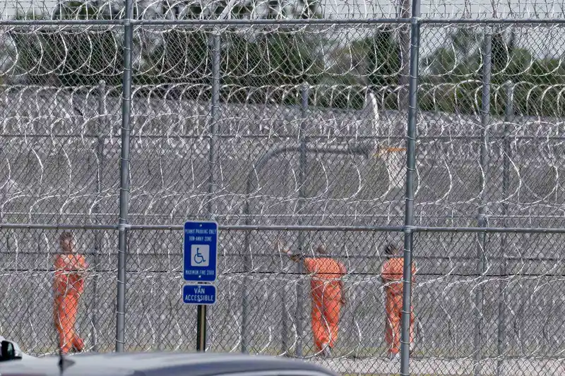 ABD-Meksika sınırındaki yasa dışı geçişler yarım asrın en düşük seviyesinde
