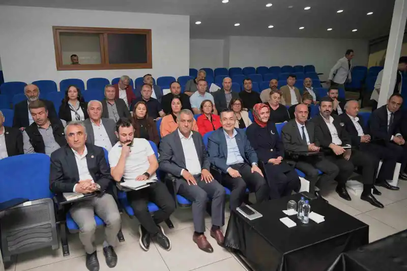 Esenyurt Belediyesi’nden muhtarlara özel eğitim: 