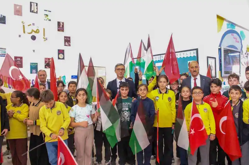 Bayburt’taki tüm okullardan Filistin’e güçlü destek
