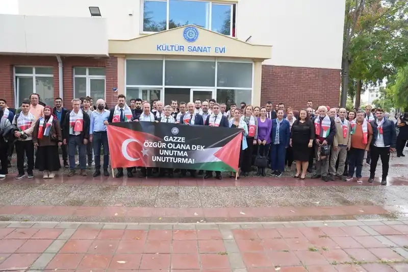 Ege Üniversitesinde, soykırıma uğrayan Gazze anlatıldı
