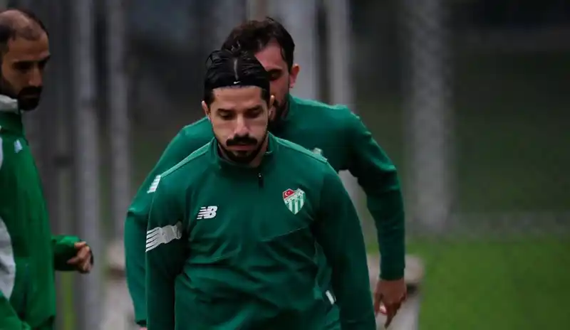 Bursaspor, Tahsin Tam yönetiminde ilk antrenmanını yaptı
