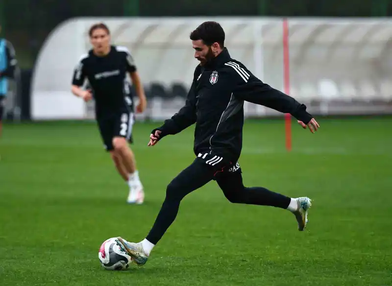 Beşiktaş, akşam idmanında kondisyon çalıştı
