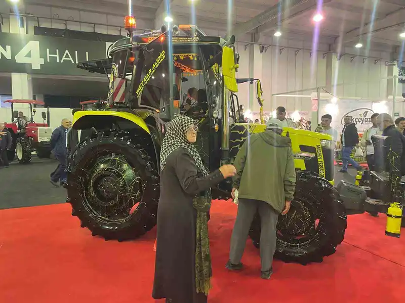 Modifiye traktörler Bursa Tarım Fuarı’nın ilgi odağı oldu
