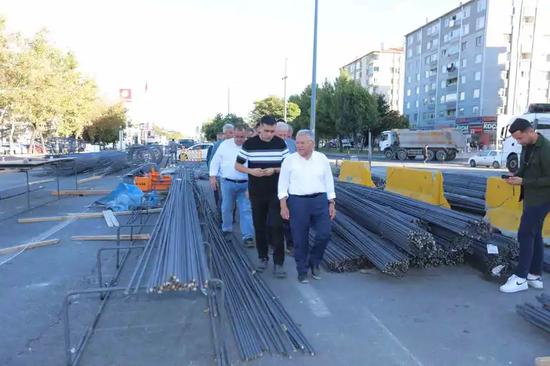 Büyükkılıç, 295 milyon TL’lik katlı kavşak projesini yerinde inceledi
