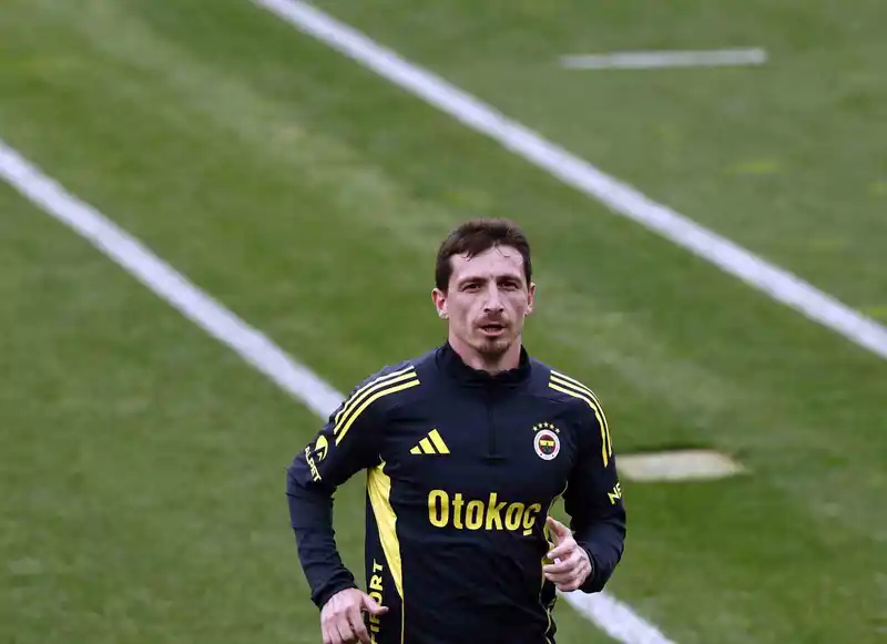 Fenerbahçe önce salonda, sonra sahada çalıştı
