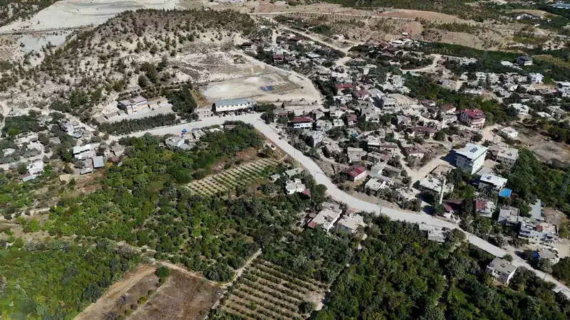 Mut’ta grup yolları yenilendi
